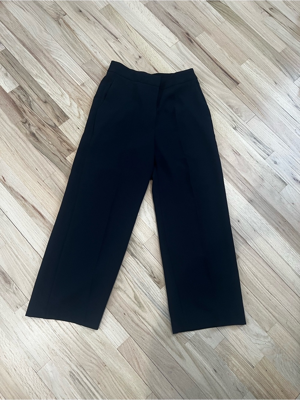 NWOT Wilfred Black Cropped Wide-Leg Trousers